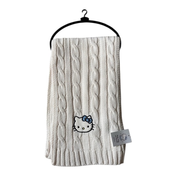 Hello Kitty NWT Cream Sweater with Scarf - Picture 3 of 5